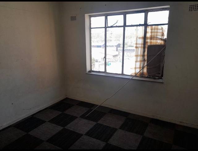 2 BEDROOM APARTMENT FOR SALE IN YEOVILLE